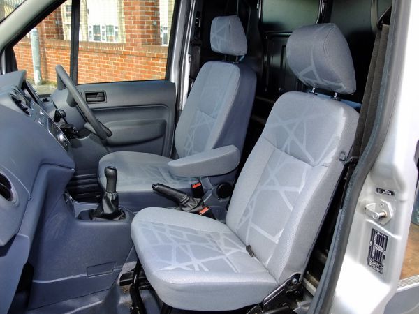 2010 Ford Transit Connect T220 TDCi image 5