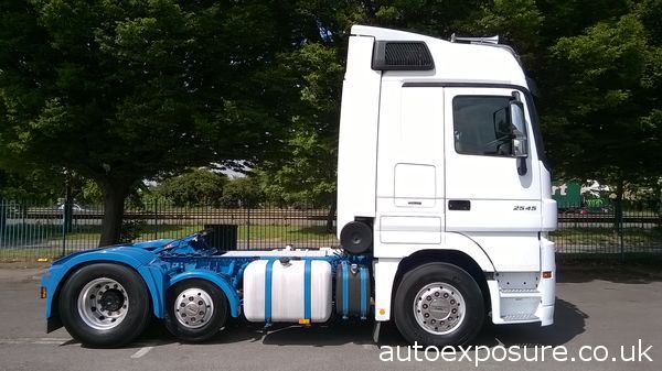 2010 Mercedes-Benz Actros V8 image 2