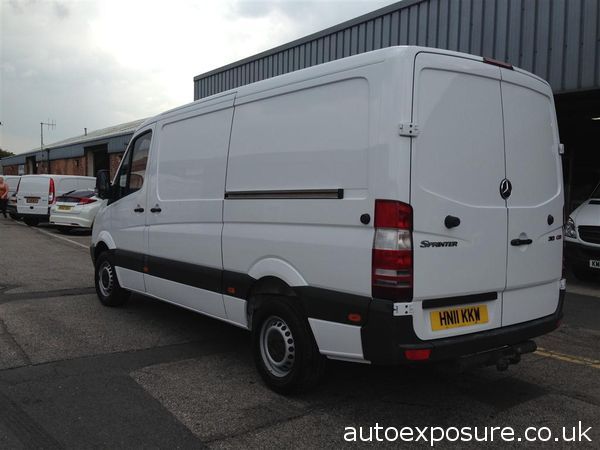 2011 Mercedes-Benz Sprinter 313cdi image 3