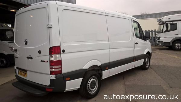 2011 Mercedes-Benz Sprinter 313cdi image 2