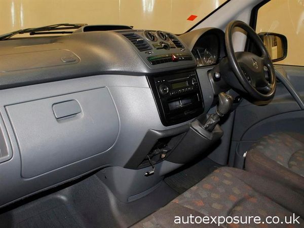 2010 Mercedes-Benz Vito 111cdi image 6