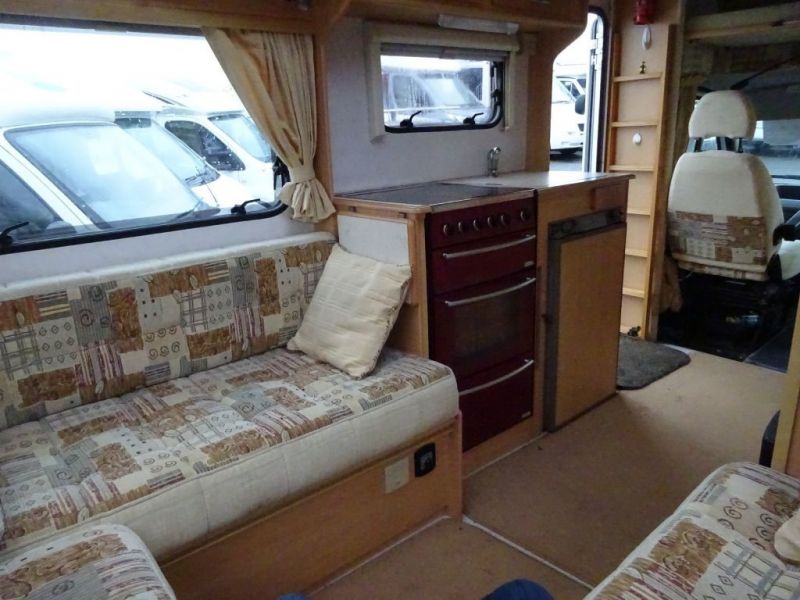 2003 Compass Avantgarde 200 image 10