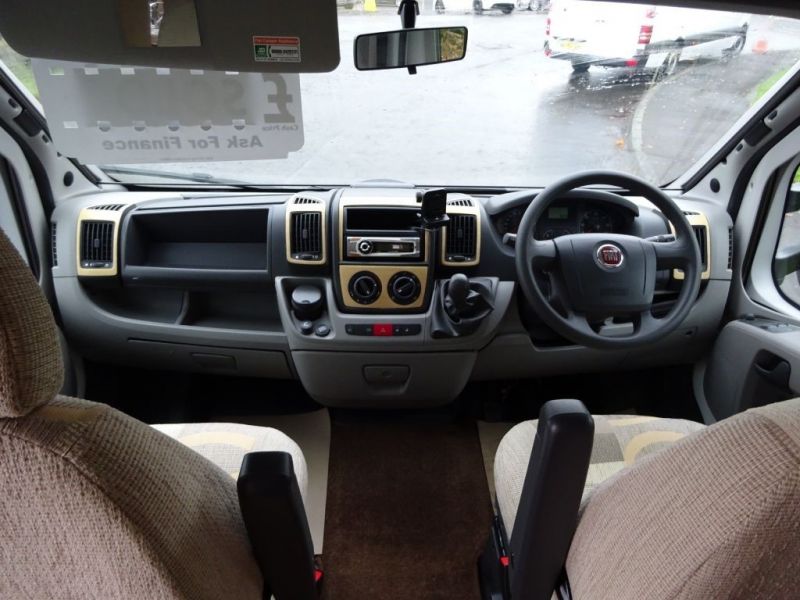 2008 Bessacarr E460 / 2.2 image 5