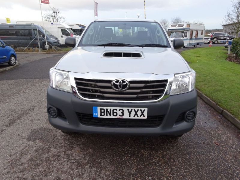 2013 Toyota 2.5 HI-LUX HL2 4X4 image 4