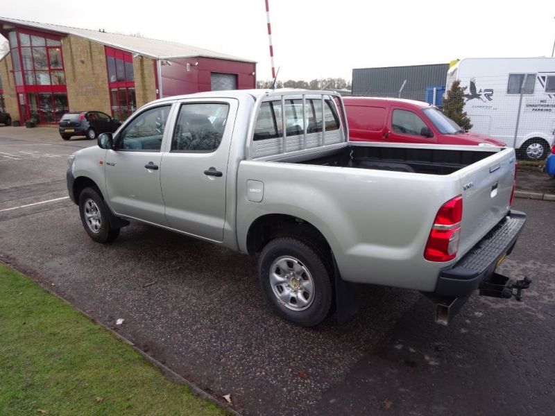 2013 Toyota 2.5 HI-LUX HL2 4X4 image 5