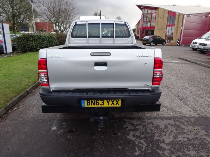 2013 Toyota 2.5 HI-LUX HL2 4X4 image 6