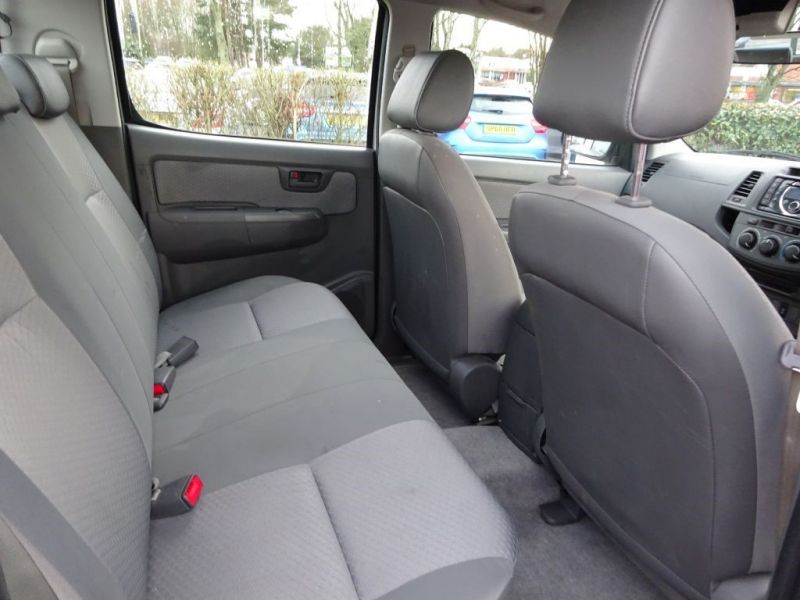 2013 Toyota 2.5 HI-LUX HL2 4X4 image 9
