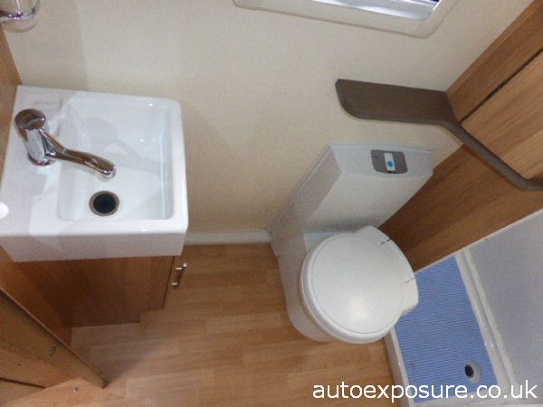 2012 Bailey Approach 745 Peugeot 2.2 image 8