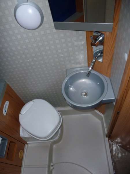 2008 Burstner Solano T-695G image 9