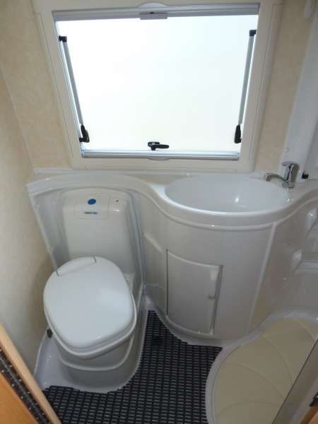 2006 Autosleeper Inca image 8