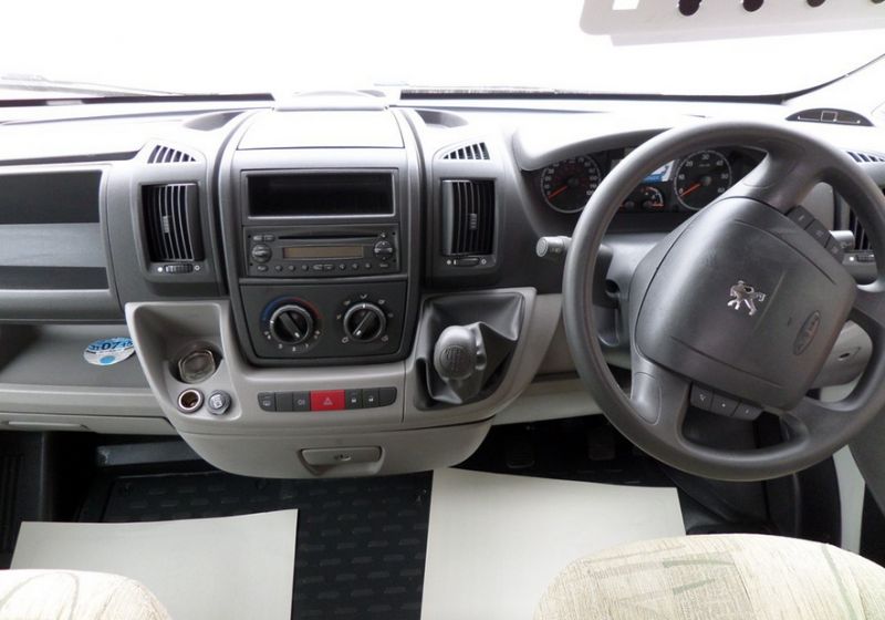 2009 Peugeot Compass Avantgarde 130 image 8