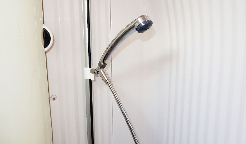 2005 Burstner Delfin 686 image 9