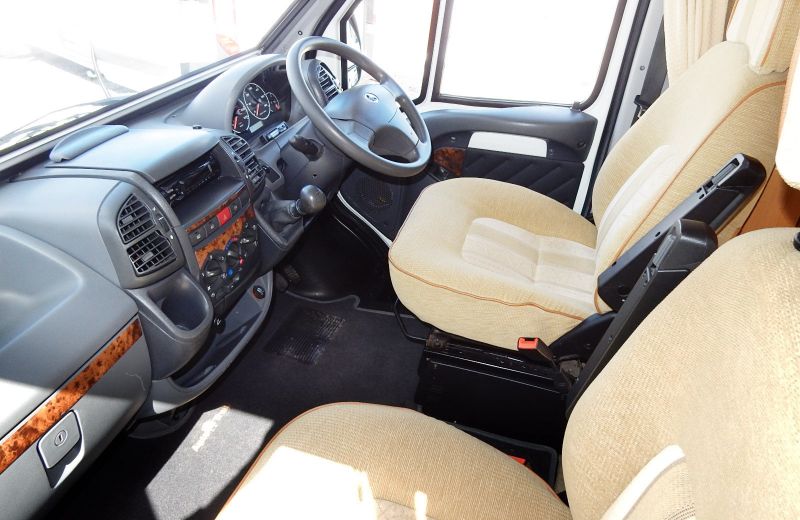 2006 Auto-Trail Cheyenne 634 L image 3