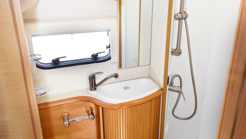 2006 Auto-Trail Cheyenne 634 L image 9