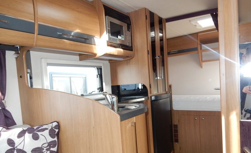 2013 Auto-Trail Apache 632 Low Line image 6