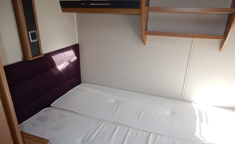 2013 Auto-Trail Apache 632 Low Line image 9