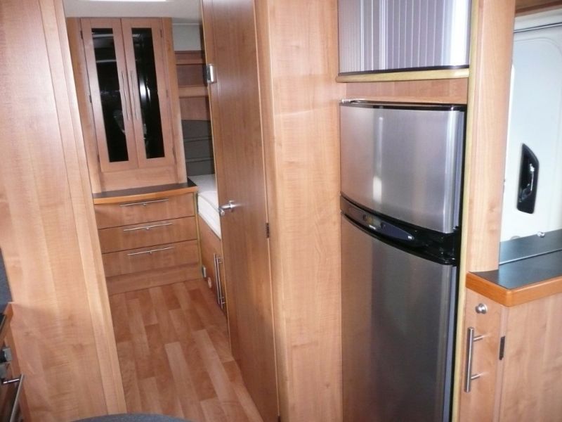 2010 Auto-Trail Savannah Fiat twin bed image 7