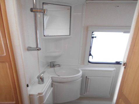 2005 Avondale Dart 380 image 6