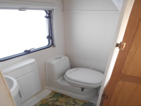 2005 Avondale Dart 380 image 7