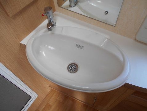 2008 Coachman Pastiche 470 image 4