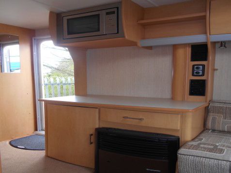 2009 Elddis Avante 462 image 5