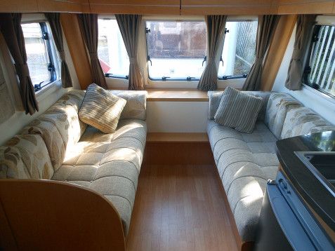 2010 Bailey Olympus 464 image 3