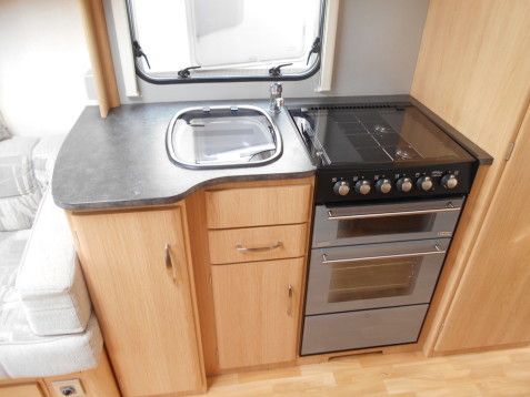 2010 Coachman Kimberley Amara 535 image 5