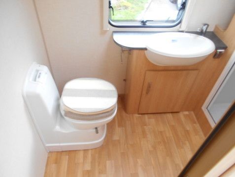 2010 Coachman Alantia 560 image 7