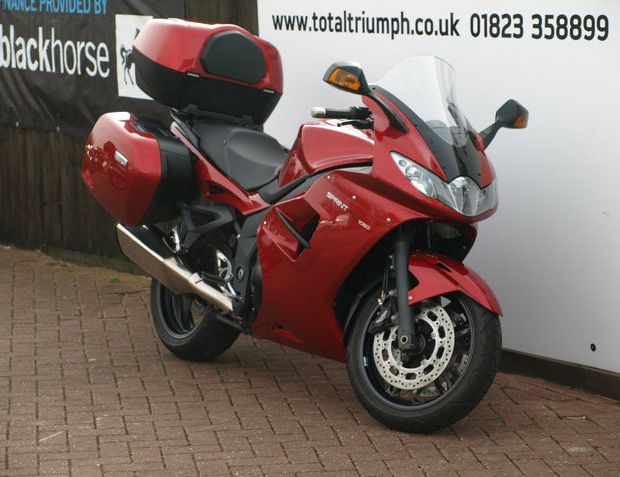 2015 Triumph Sprint image 2