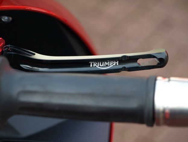2015 Triumph Sprint image 7