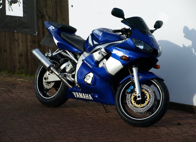 2001 Yamaha R6 image 2