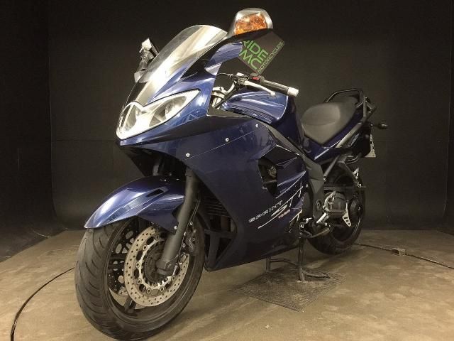 2009 Triumph Sprint ST 1050 image 5