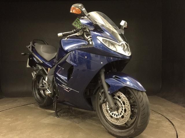 2009 Triumph Sprint ST 1050 image 7