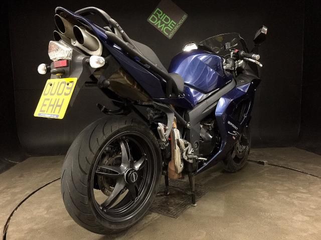 2009 Triumph Sprint ST 1050 image 8