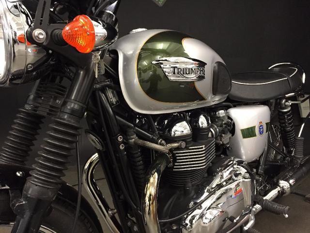 2012 Triumph Bonneville T100 image 5