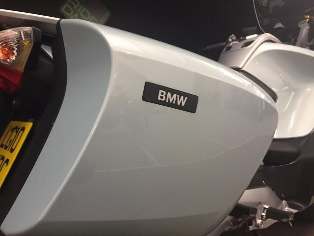 2010 BMW R1200RT SE image 9