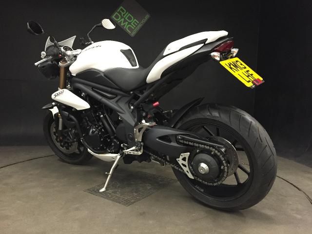 2013 Triumph Speed Triple 1050 image 6