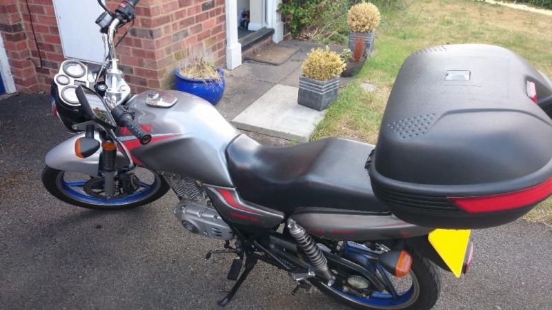 2005 Suzuki EN125-2A image 4