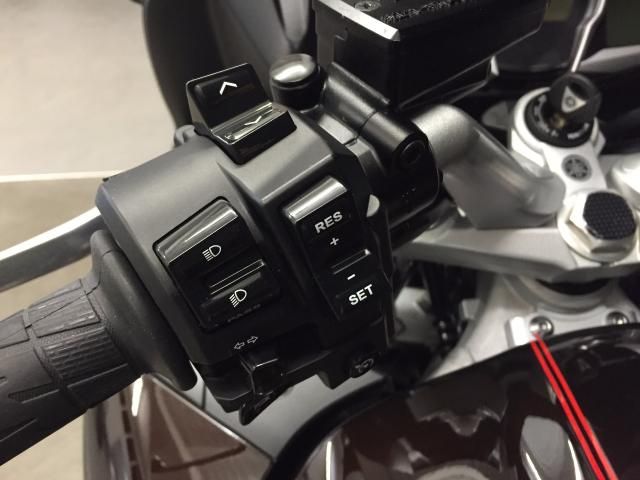2015 Yamaha FJR 1300 image 5