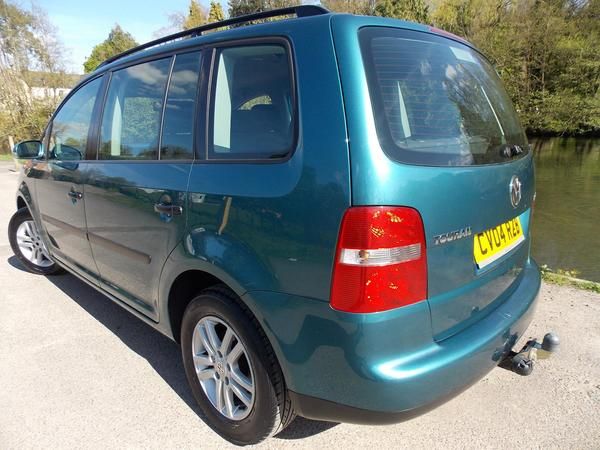 2004 Volkswagen Touran 1.6 FSI S image 3