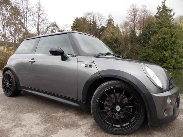 2002 MINI Hatchback 1.6 Cooper S image 1