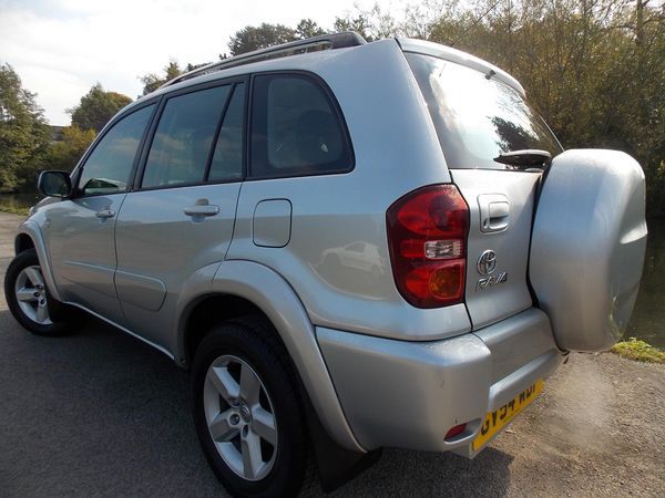 2004 Toyota Rav 4 2.0 D-4D XT3 5dr image 3