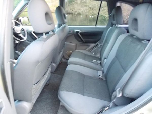 2003 Toyota Rav 4 2.0 GX 5 image 8
