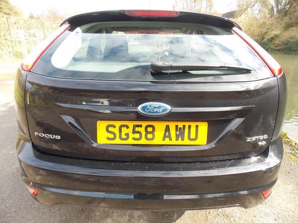 2008 Ford Focus 1.6 Zetec 5dr image 5