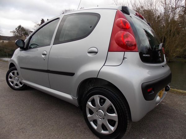 2011 Peugeot 107 1.0 Urban 5 image 3