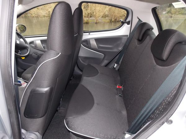 2011 Peugeot 107 1.0 Urban 5 image 8