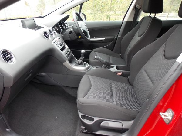 2012 Peugeot 308 1.6 HDI image 7
