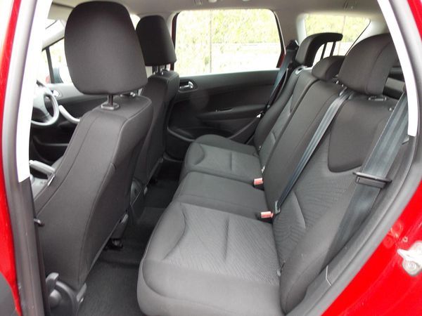 2012 Peugeot 308 1.6 HDI image 8