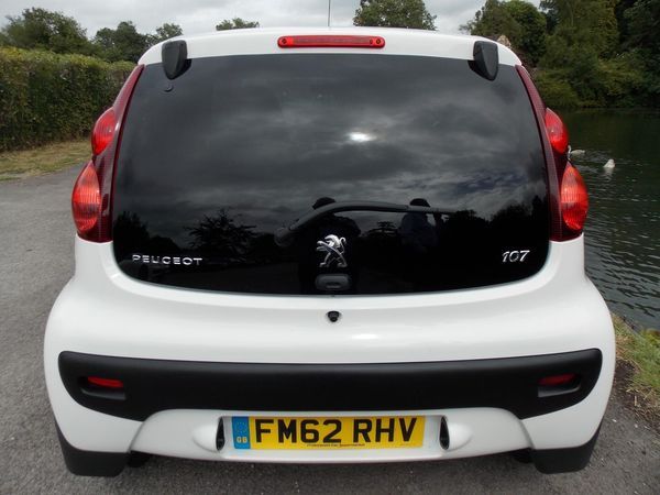 2014 Peugeot 107 Allure image 5