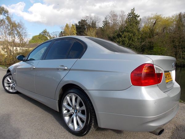 2008 BMW 3 Series 318i image 3
